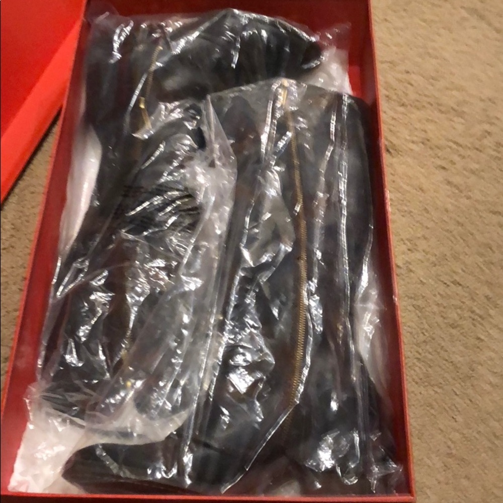 Donald J Pliner Boots - Picture 8 of 8